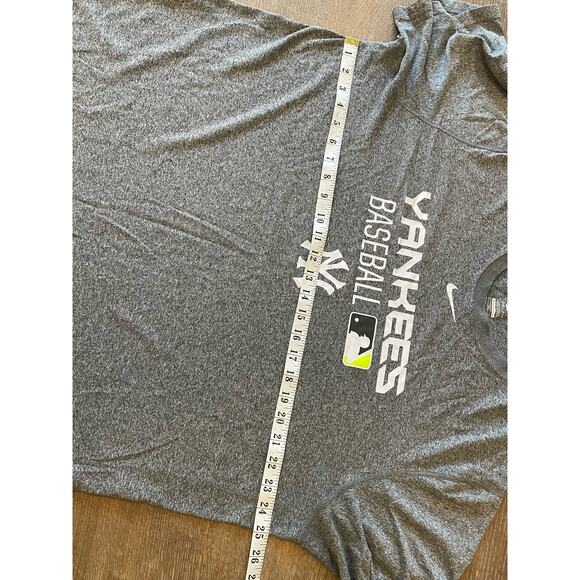 Nike Gray Yankees Baseball Tee - Picture 4 of 5